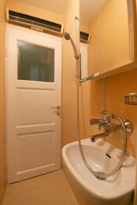 Loft Studio In The City Center Apartment София Екстериор снимка