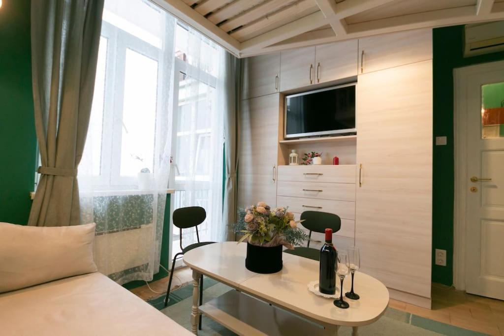Loft Studio In The City Center Apartment София Екстериор снимка
